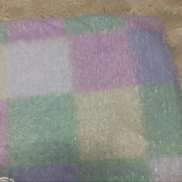 Pastel Soft Lamb Baby Blanket - Picture 4 of 12